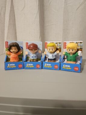 Mommys And Daddys - Little People